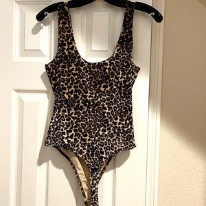 Crushed velvet leopard body suit size Med NWT